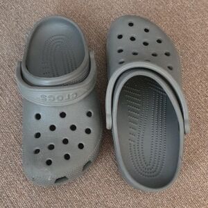 CROCS Sz 7 Charcoal Grey Shoes
